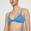 Roxy LOVE THE SURF KNOT SET - Haut De Bikini - Regatta -Roxy Magasin En Ligne 8f6ce8d351a54c7ebf704a3acd161644