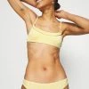 Roxy SET - Bikini - Pale Banana -Roxy Magasin En Ligne e0a626a5365a4402b404e3801eb16626